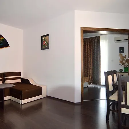 Sunny Dream Family Apartment